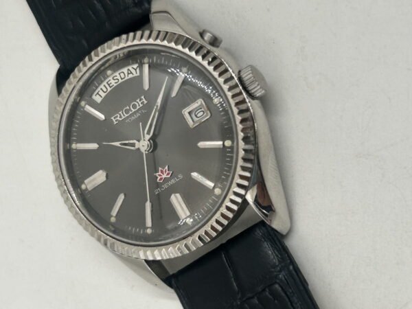 Vintage Ricoh Men?s Automatic Watch ? 21 Jewels, Day & Date, Light Green Dial, Leather Strap